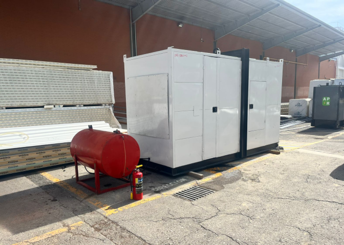 Generador electrico gas; equipo con cubierta acústica de bajo nivel de ruido